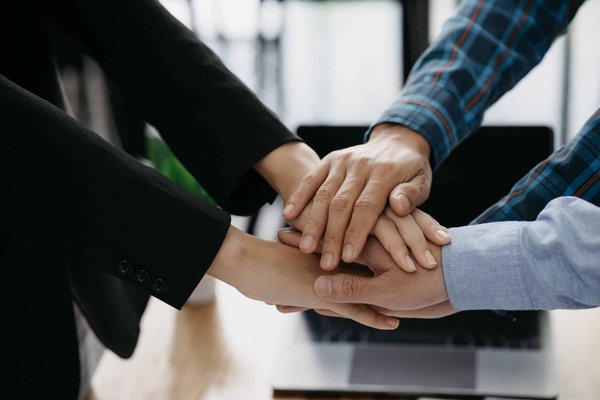 Welche speziellen Übungen verbessern die Koordination für Synchronschwimmer?